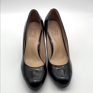 Naturalizer Women's Black Pumps size 5